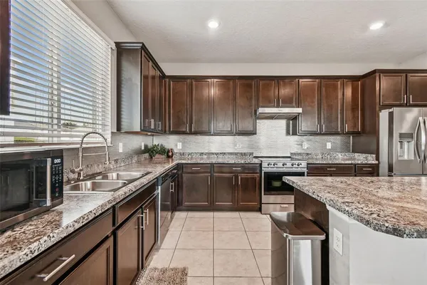 $370,000 | 2305 Gladiolus Lane, Mascotte, FL 34753