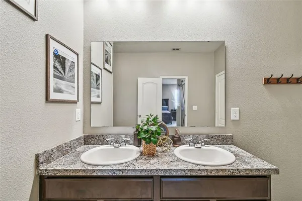 $370,000 | 2305 Gladiolus Lane, Mascotte, FL 34753