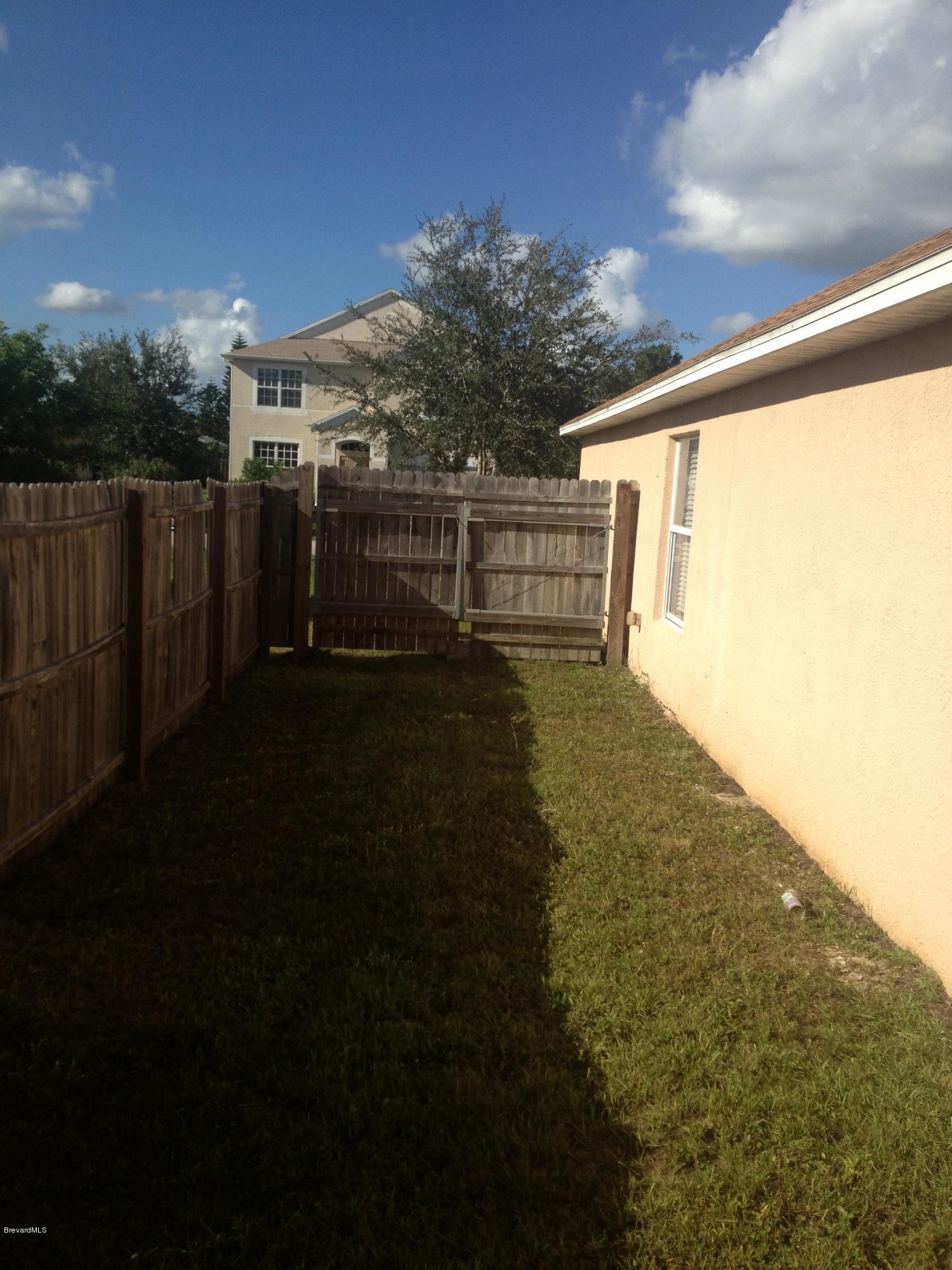 434 Freeman Road Northwest Palm Bay, FL 32907 - Photo 3 of 22 IMG_8516