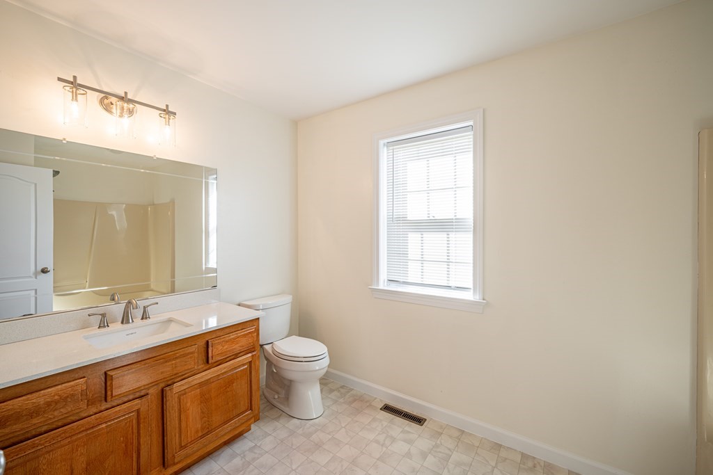15 Hadley Court Springfield, MA 01119 - Photo 11 of 17