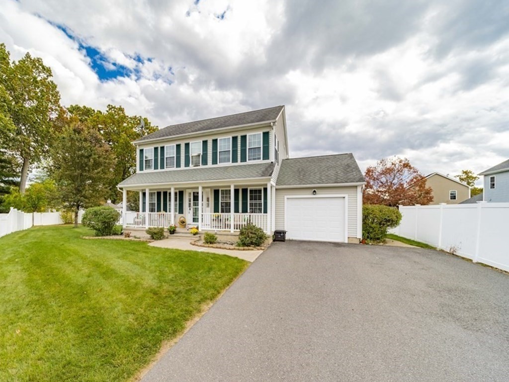15 Hadley Court Springfield, MA 01119 - Photo 2 of 17