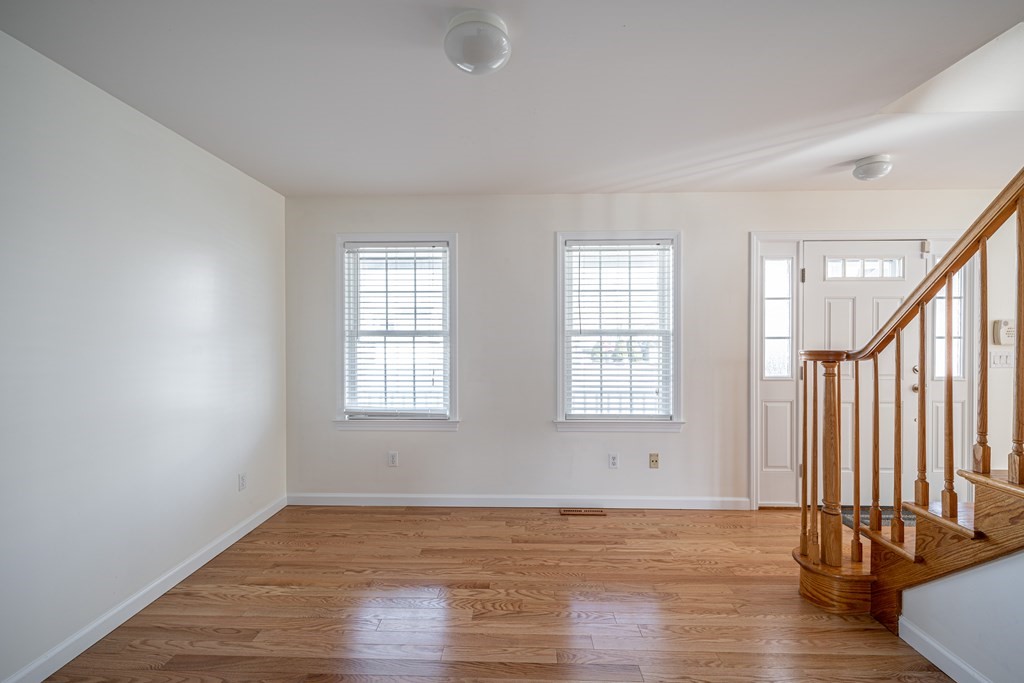 15 Hadley Court Springfield, MA 01119 - Photo 8 of 17