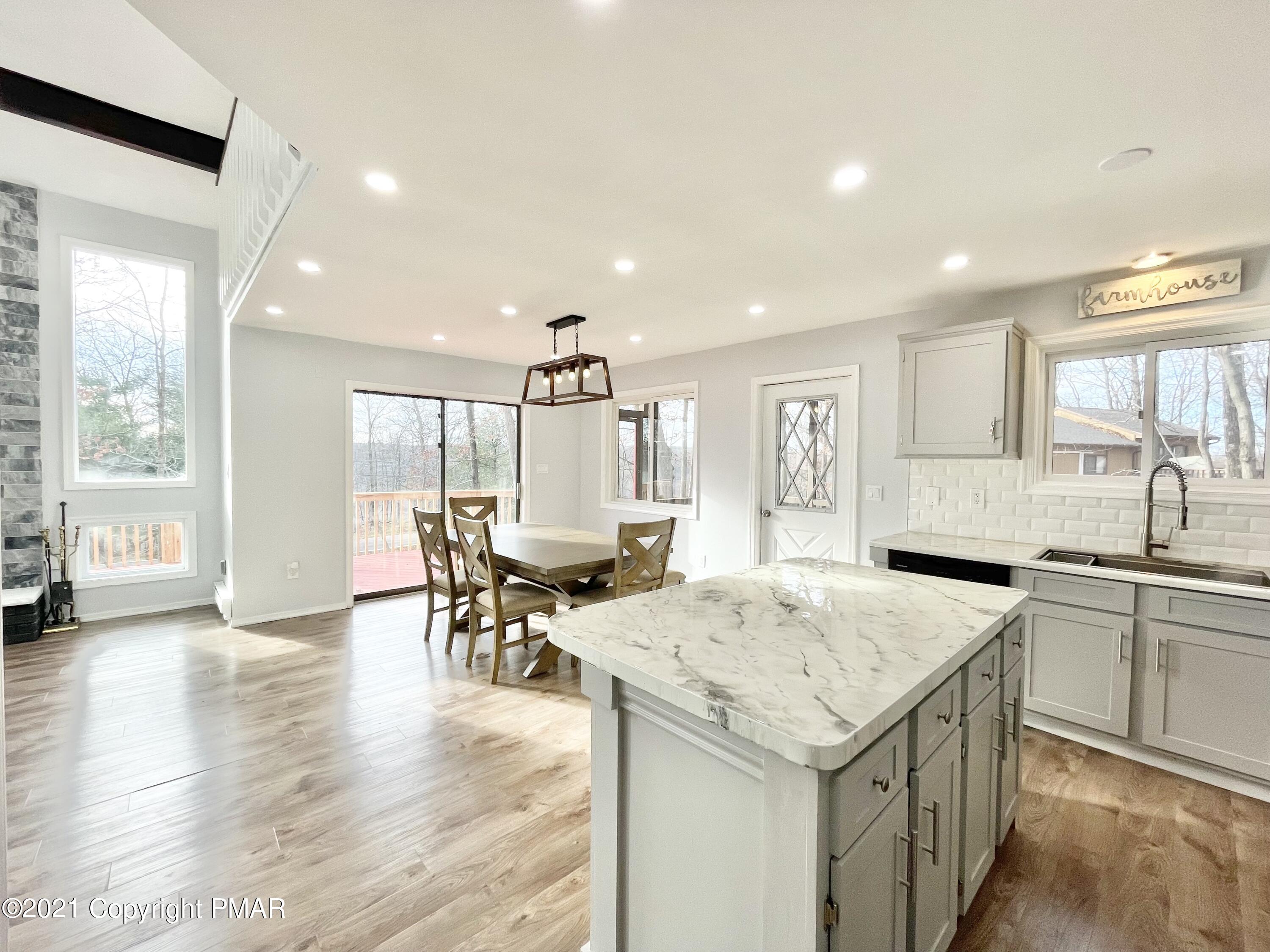 128 Ashley Court Bushkill, PA 18324 - Photo 33 of 87 Kitchen / Dining Rm View