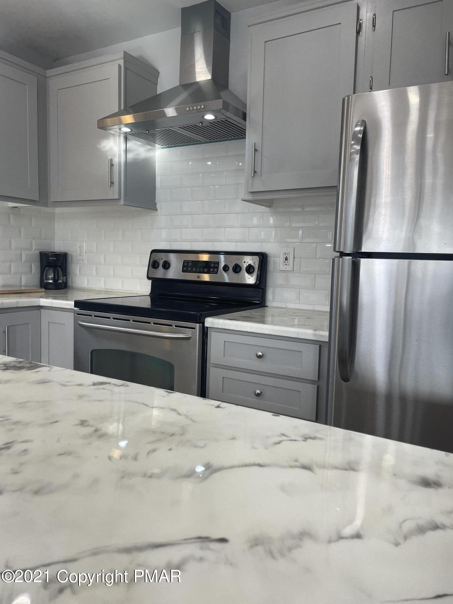 128 Ashley Court Bushkill, PA 18324 - Photo 39 of 87 Countertop View