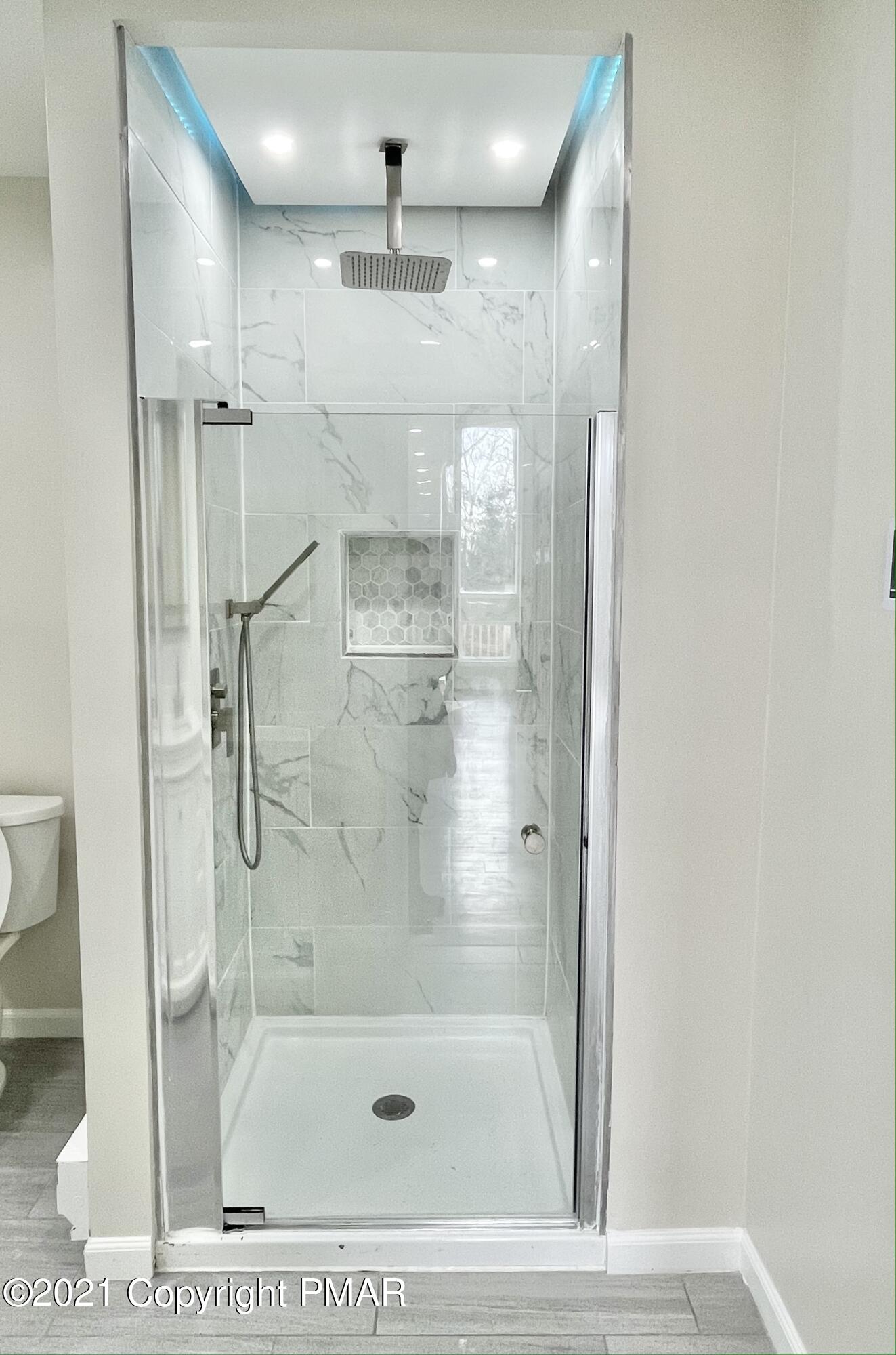 128 Ashley Court Bushkill, PA 18324 - Photo 49 of 87 Shower