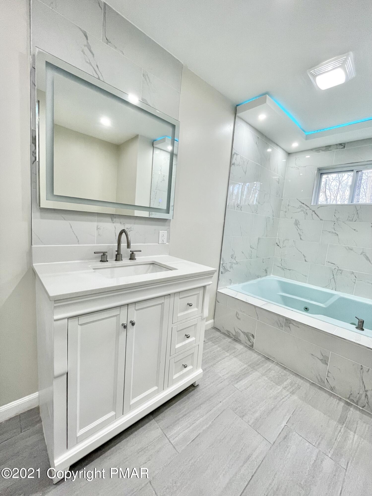 128 Ashley Court Bushkill, PA 18324 - Photo 53 of 87 Vanity