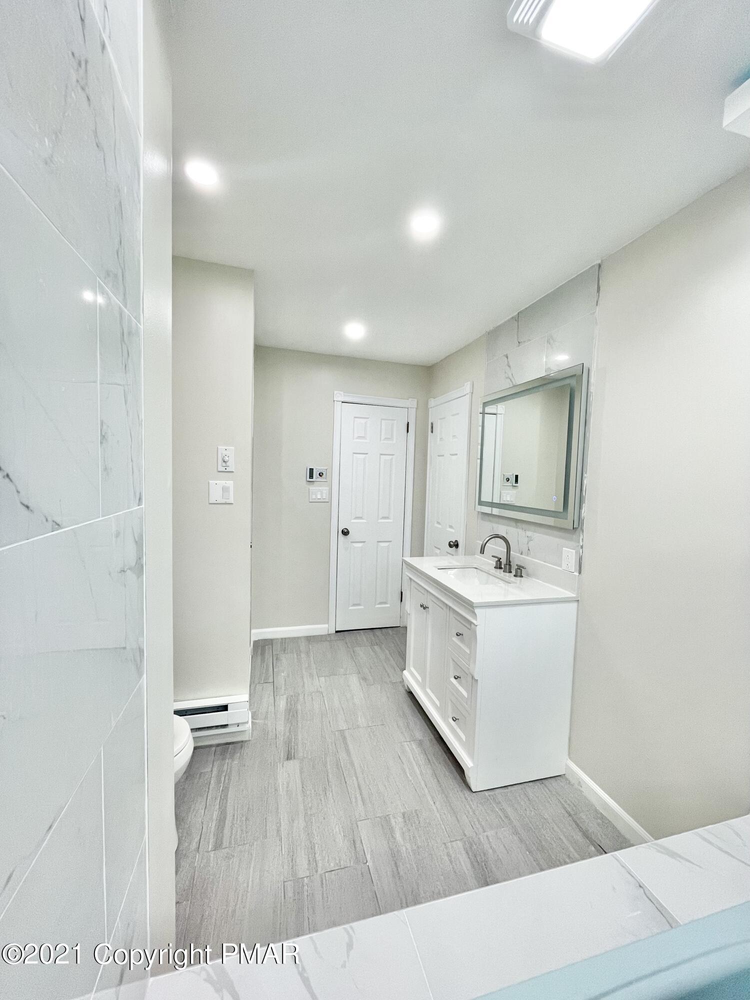 128 Ashley Court Bushkill, PA 18324 - Photo 57 of 87 Full Bath View
