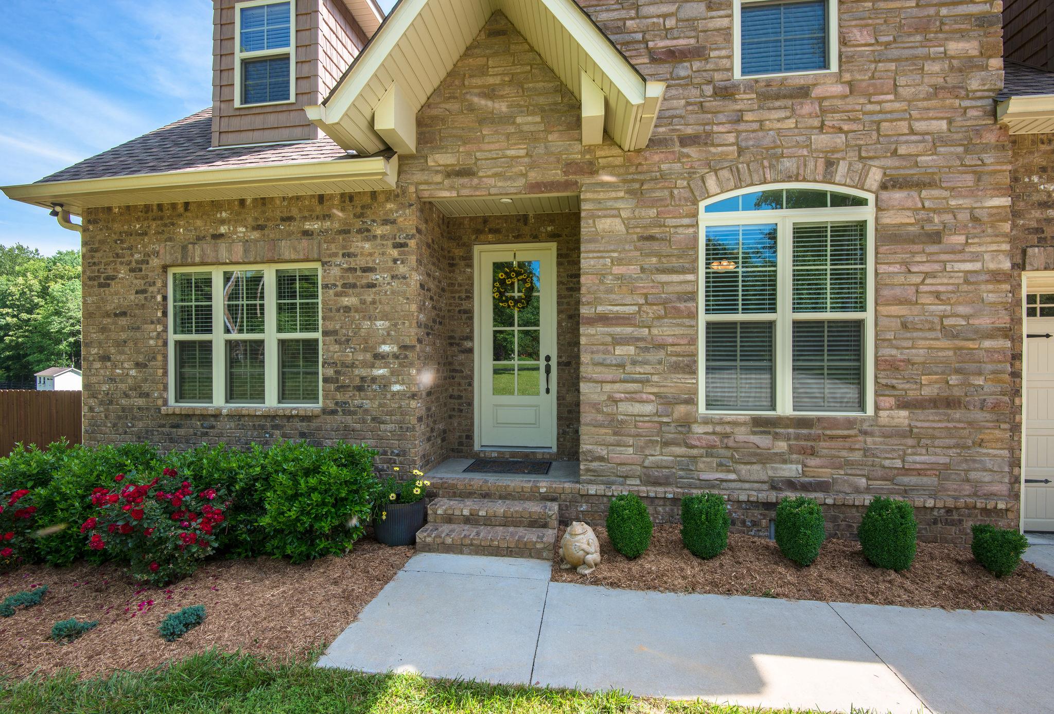 You'll love this beautiful country setting, elegant living with high end finishes.