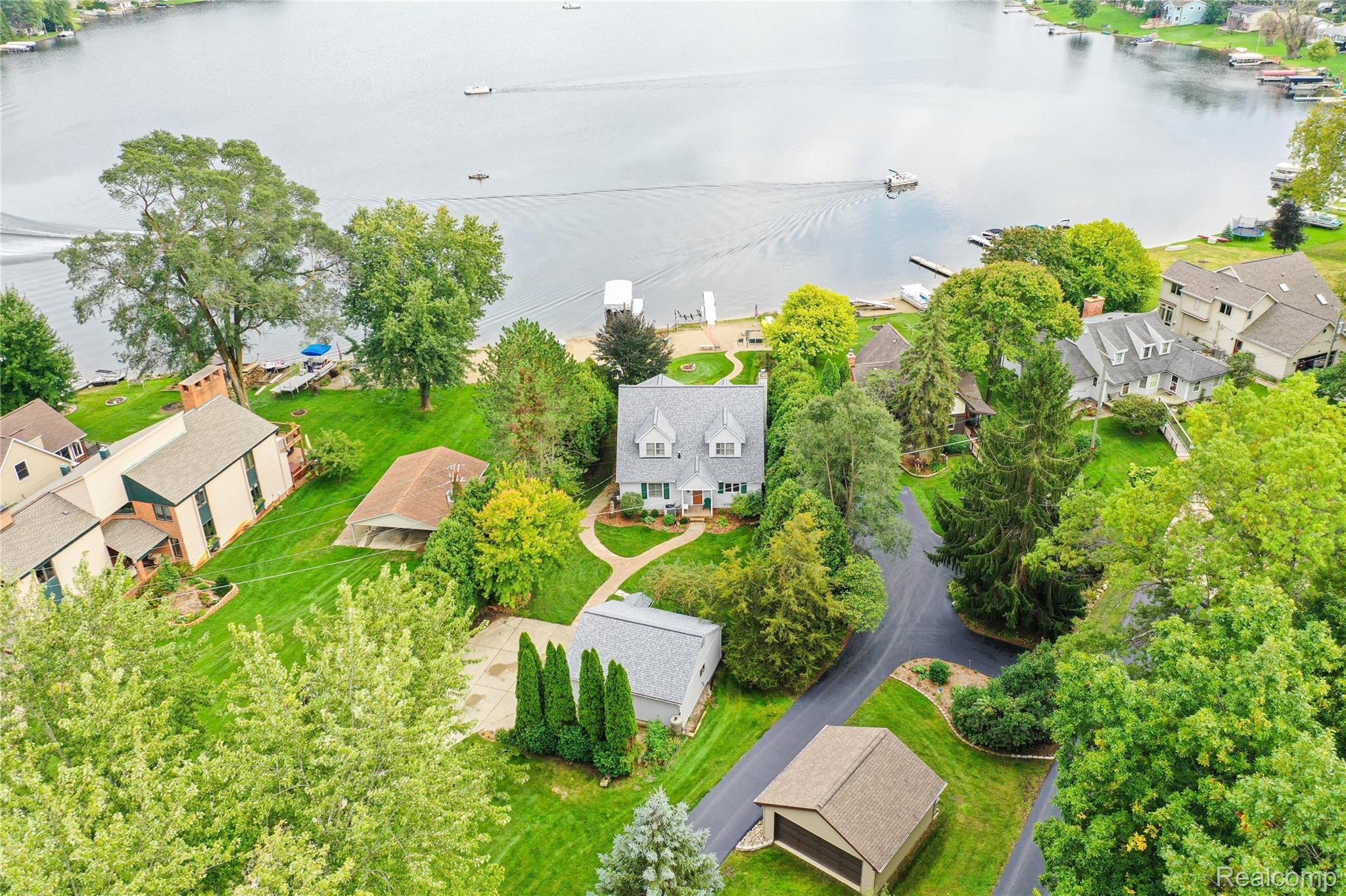 2653 Rubbins Road Howell, MI 48843 - Photo 47 of 59 Drone4.jpg