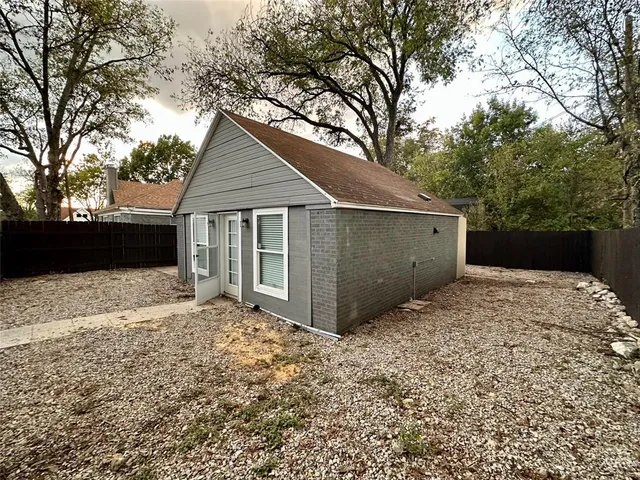 $1,175 | 3345 8th Avenue, Unit SIDEAPARTMENT, Fort Worth, TX 76110