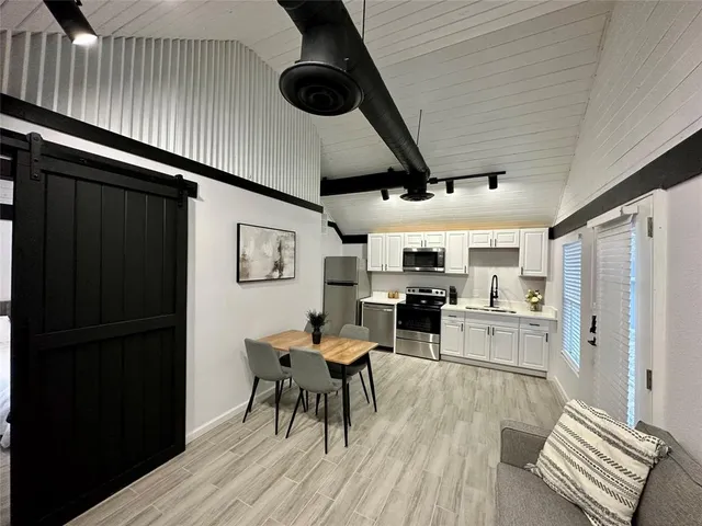 $1,175 | 3345 8th Avenue, Unit SIDEAPARTMENT, Fort Worth, TX 76110