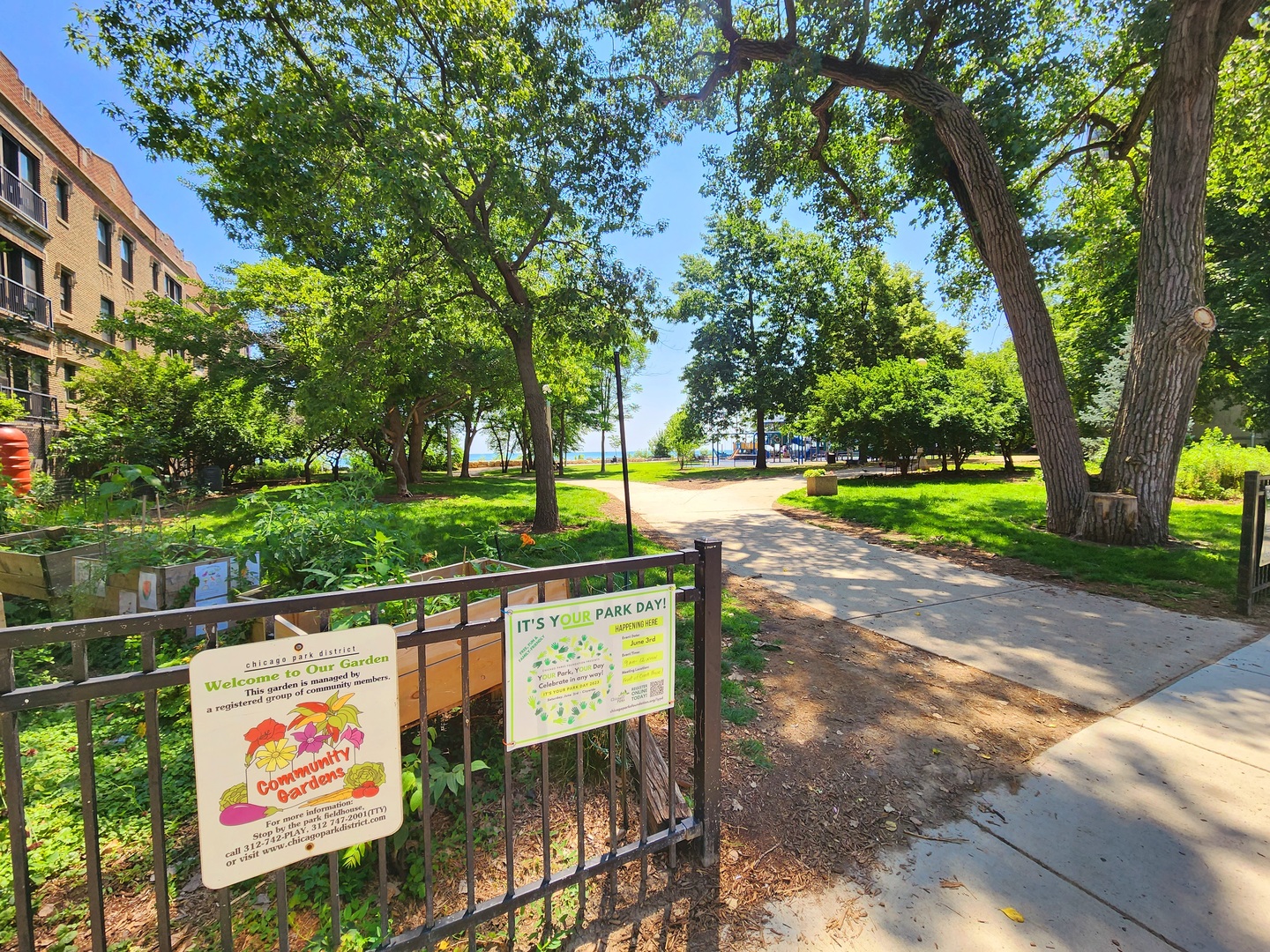 6255 North Sheridan Road, Unit 36 Chicago, IL 60660 - Photo 22 of 25 a street view with sitting space and garden view