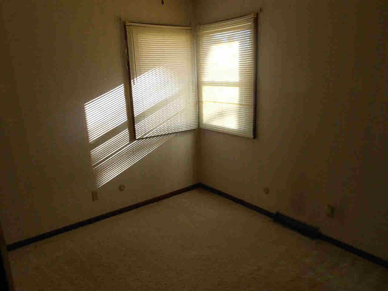725 Middle Road Camanche, IA 52730 - Photo 11 of 17 Gallery Image 11