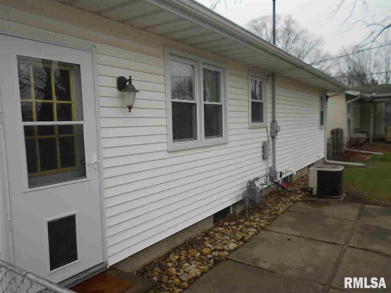725 Middle Road Camanche, IA 52730 - Photo 15 of 17 Gallery Image 15