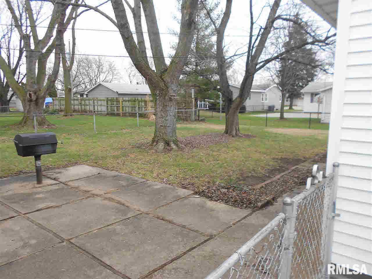 725 Middle Road Camanche, IA 52730 - Photo 17 of 17 Gallery Image 17