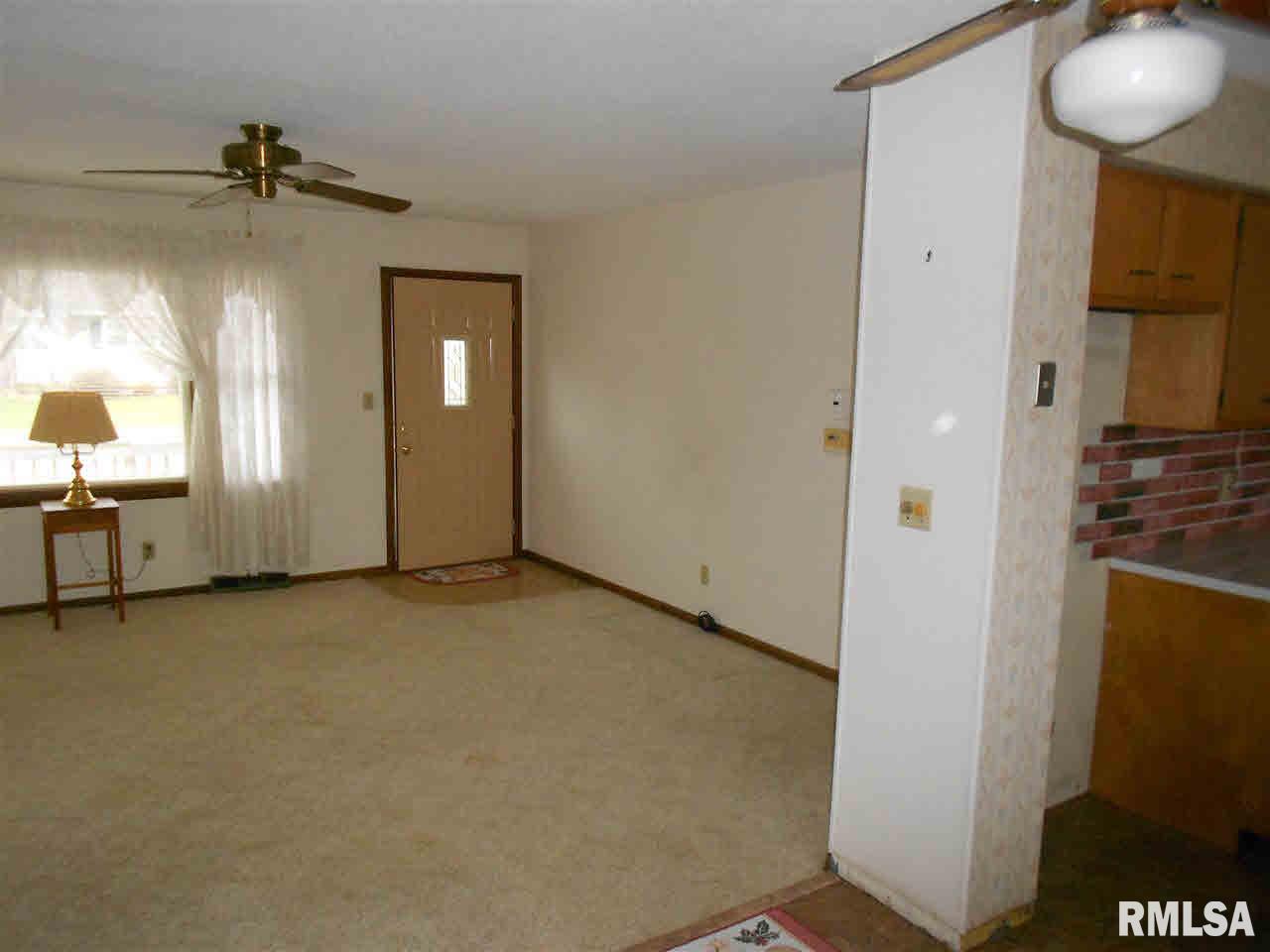 725 Middle Road Camanche, IA 52730 - Photo 5 of 17 Gallery Image 5