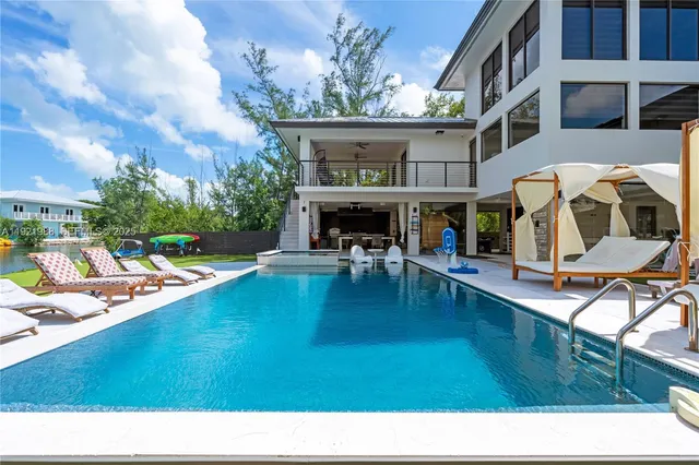 $3,325,000 | 32 North Bounty Lane, Key Largo, FL 33037