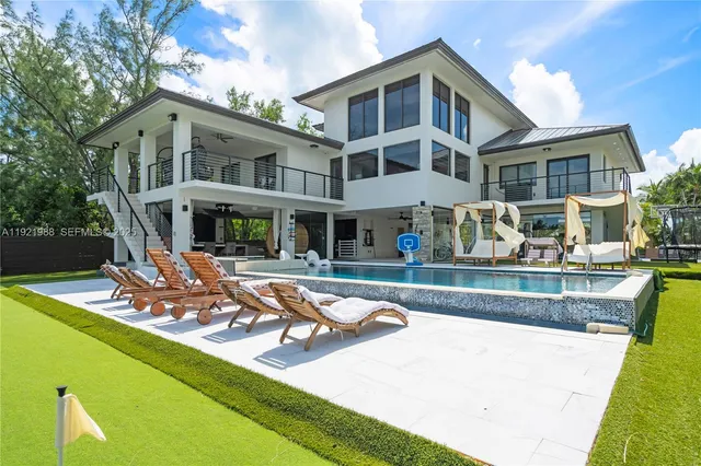 $3,325,000 | 32 North Bounty Lane, Key Largo, FL 33037