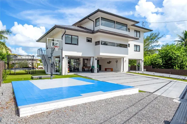 $3,325,000 | 32 North Bounty Lane, Key Largo, FL 33037