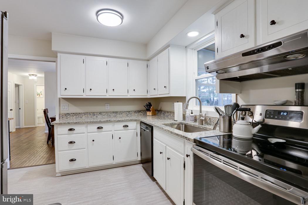 573 Marshall Drive Westminster, MD 21157 - Photo 7 of 36 kitchen