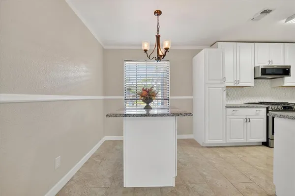 $328,900 | 2613 Parkview Drive, Corinth, TX 76210