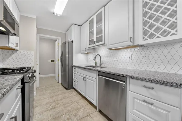$328,900 | 2613 Parkview Drive, Corinth, TX 76210