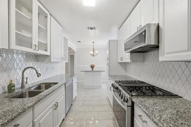 $323,900 | 2613 Parkview Drive, Corinth, TX 76210