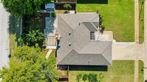 $328,900 | 2613 Parkview Drive, Corinth, TX 76210