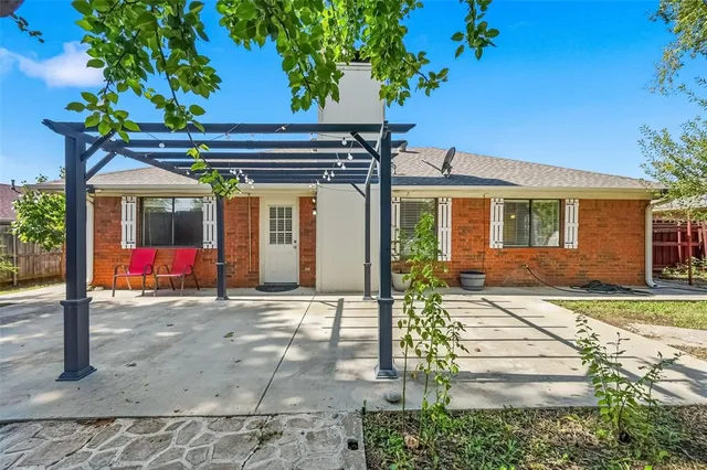 $323,900 | 2613 Parkview Drive, Corinth, TX 76210