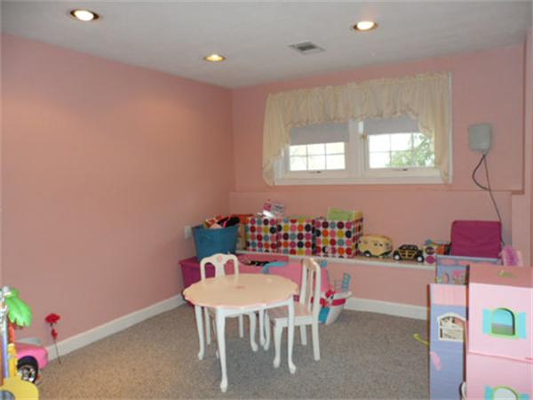 69 Ames Road Sudbury, MA 01776 - Photo 17 of 21 Gallery Image 17