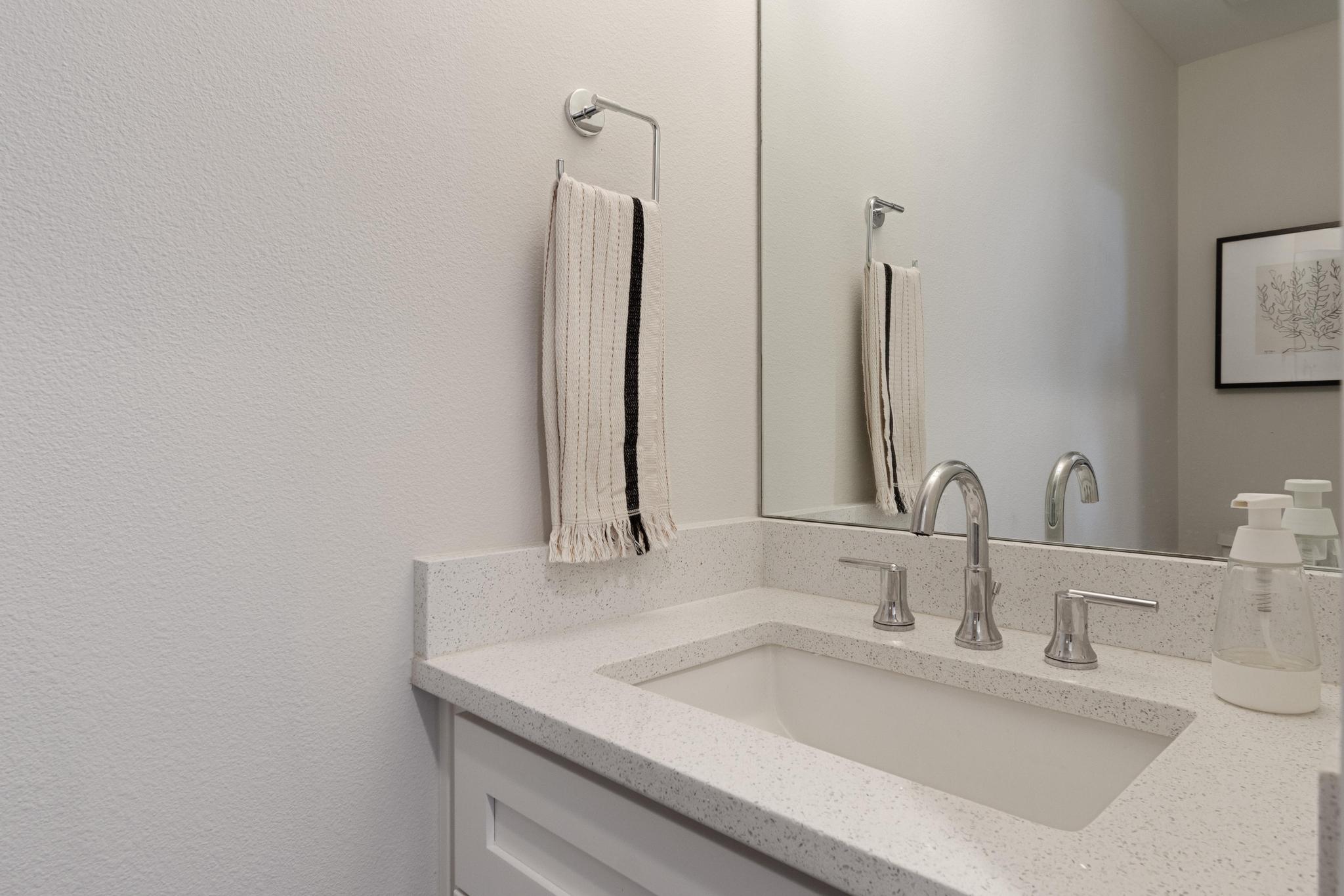 1177 Pandora Street, Unit B Austin, TX 78702 - Photo 3 of 30 Bathroom featuring vanity