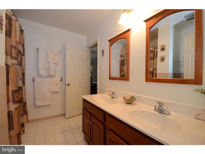 21 Ramsgate Court Blue Bell, PA 19422 - Photo 15 of 25 Bathroom