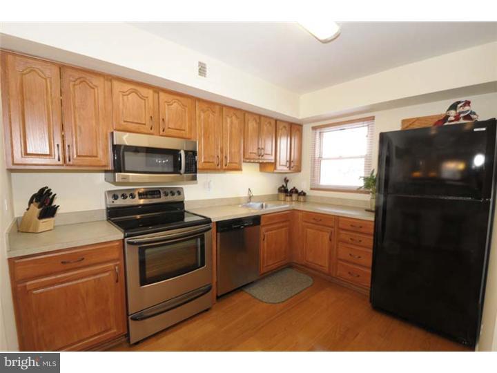 21 Ramsgate Court Blue Bell, PA 19422 - Photo 4 of 25 Kitchen