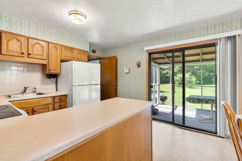 97 Fitch Road Lancaster, MA 01523 - Photo 10 of 42