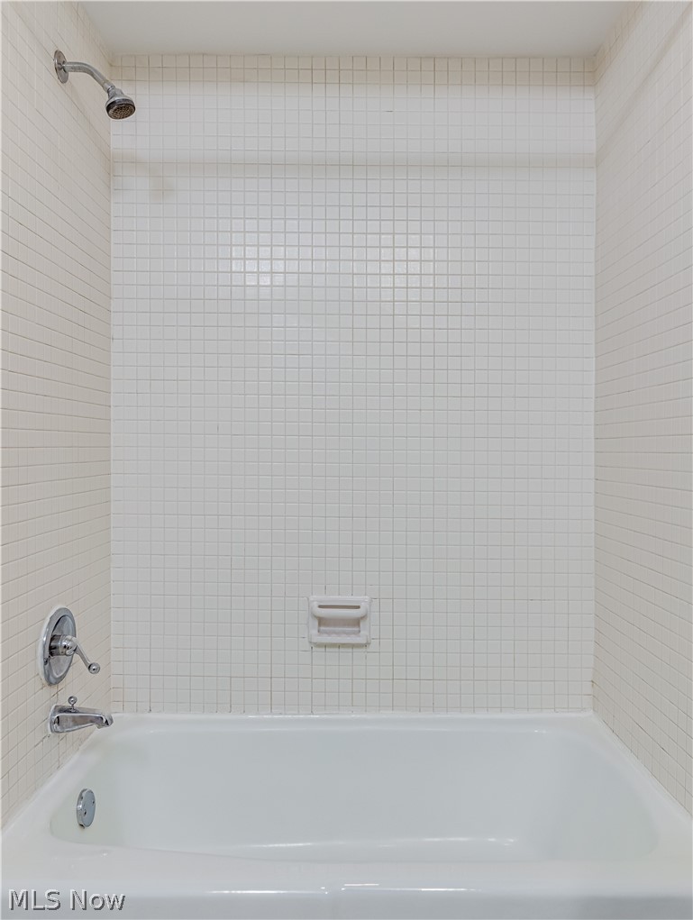 2550 Chamberlain Road, Unit A3 Akron, OH 44333 - Photo 21 of 21 Bathroom featuring tiled shower / bath combo