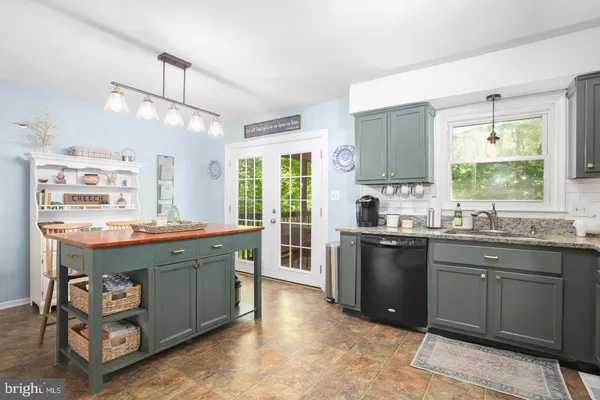 $2,600 | 704 Candle Ridge Court, Fredericksburg, VA 22407