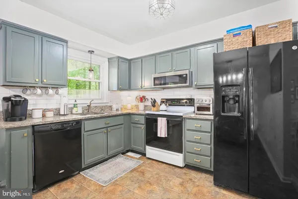 $2,600 | 704 Candle Ridge Court, Fredericksburg, VA 22407