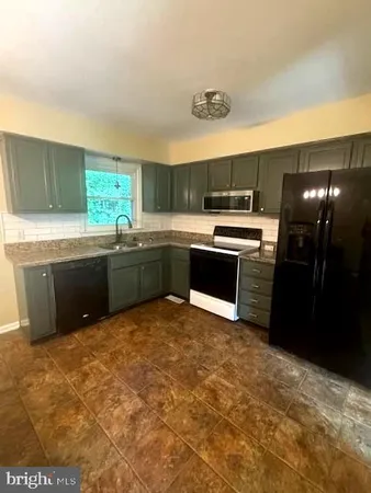 $2,600 | 704 Candle Ridge Court, Fredericksburg, VA 22407