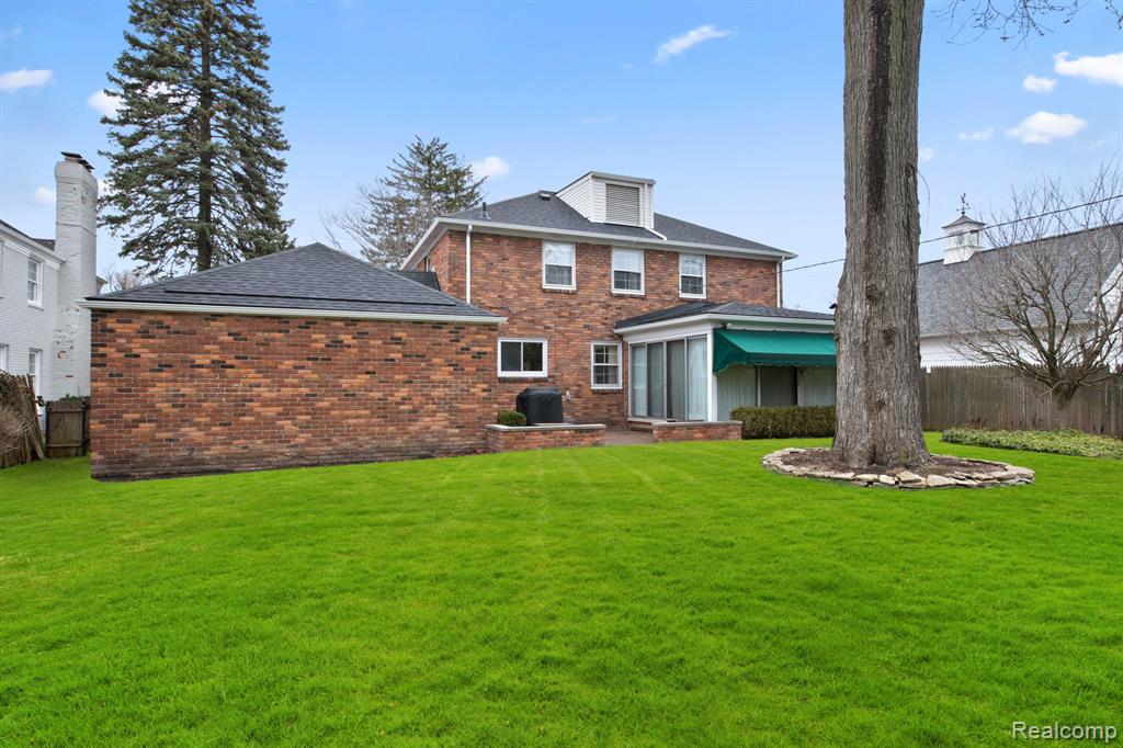 163 Merriweather Road Grosse Pointe Farms, MI 48236 - Photo 3 of 33
