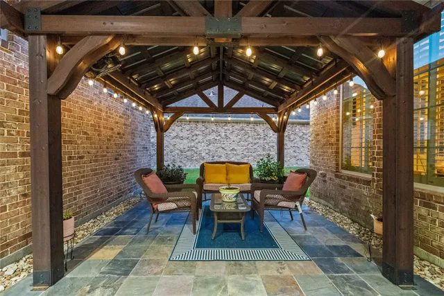 $599,000 | 19904 Cullen Ridge Drive, Porter, TX 77365