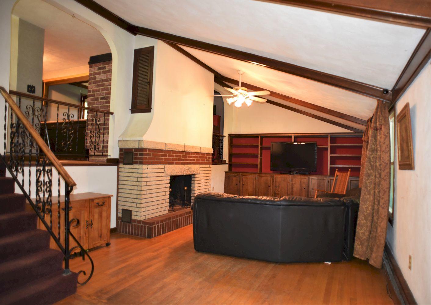 366 Middle Road Skowhegan, ME 04976 - Photo 8 of 38 8 Livingroom