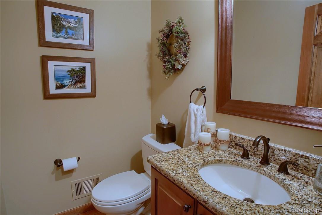 1391 Springwood Lane Rochester, MI 48309 - Photo 17 of 37 15a - Half_Bathroom.jpg