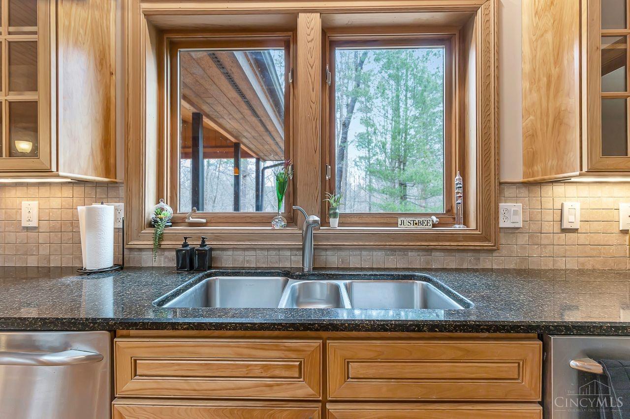 777 Old Locust Hl Road Cincinnati, OH 45245 - Photo 16 of 50