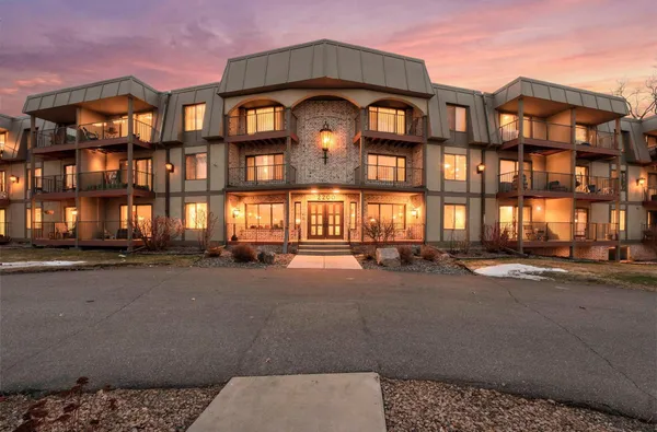 $155,000 | 2200 Nevada Avenue, Unit 216, St. Louis Park, MN 55426