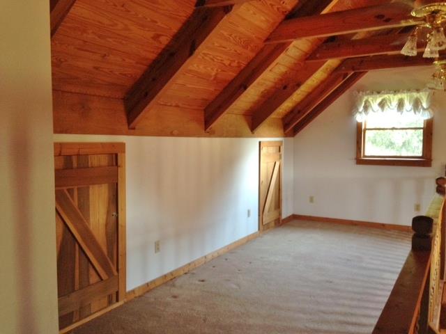 3545 3 Island Road Walling, TN 38587 - Photo 16 of 26 Landing area could be used for office space