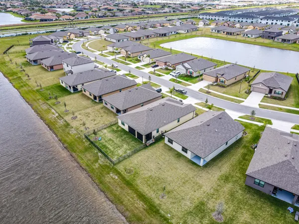 $2,900 | 9767 Southwest Triton Way, Port St. Lucie, FL 34987