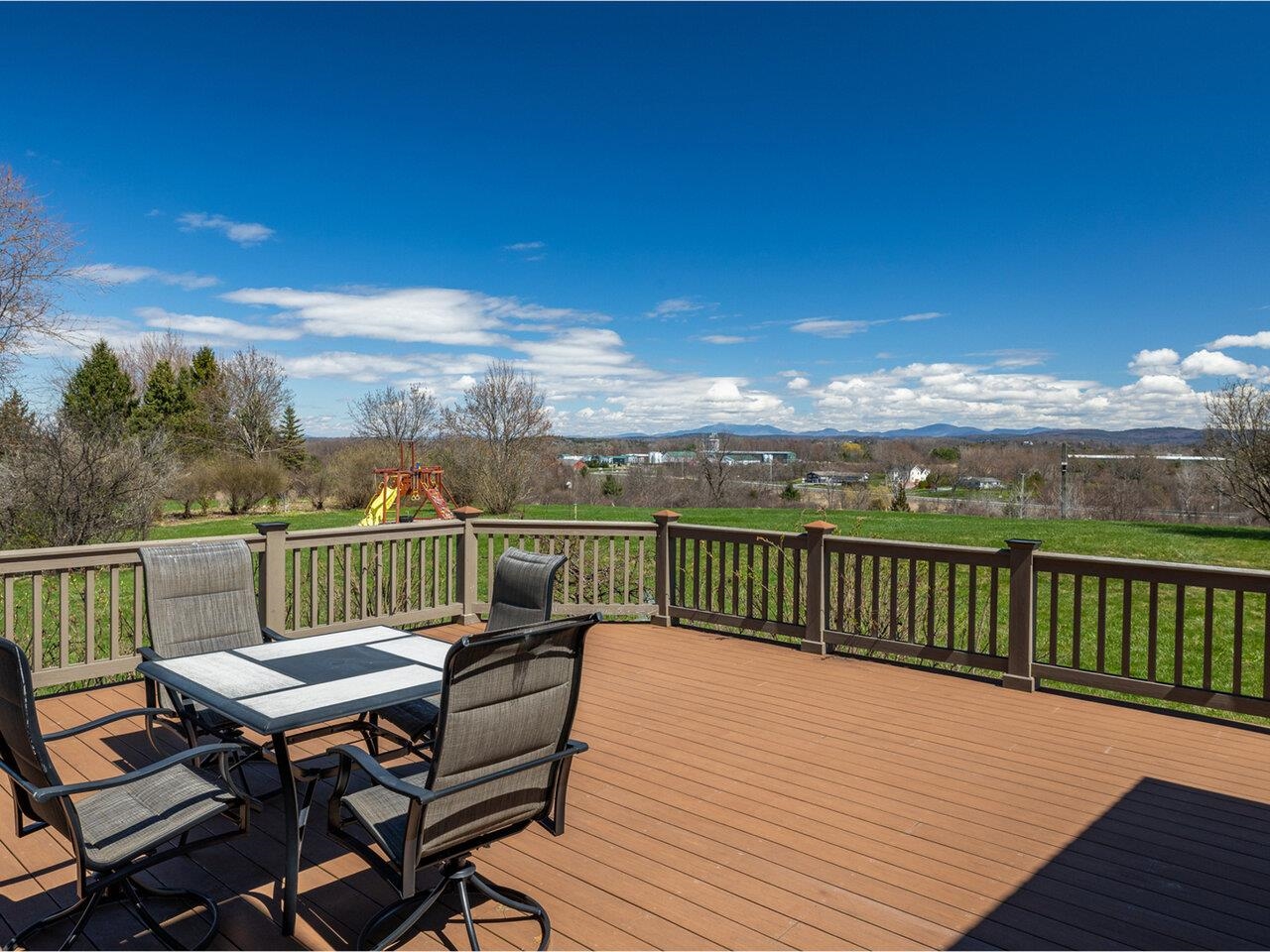 300 Ridgefield Road Shelburne, VT 05482 - Photo 8 of 40 Gallery Image 8