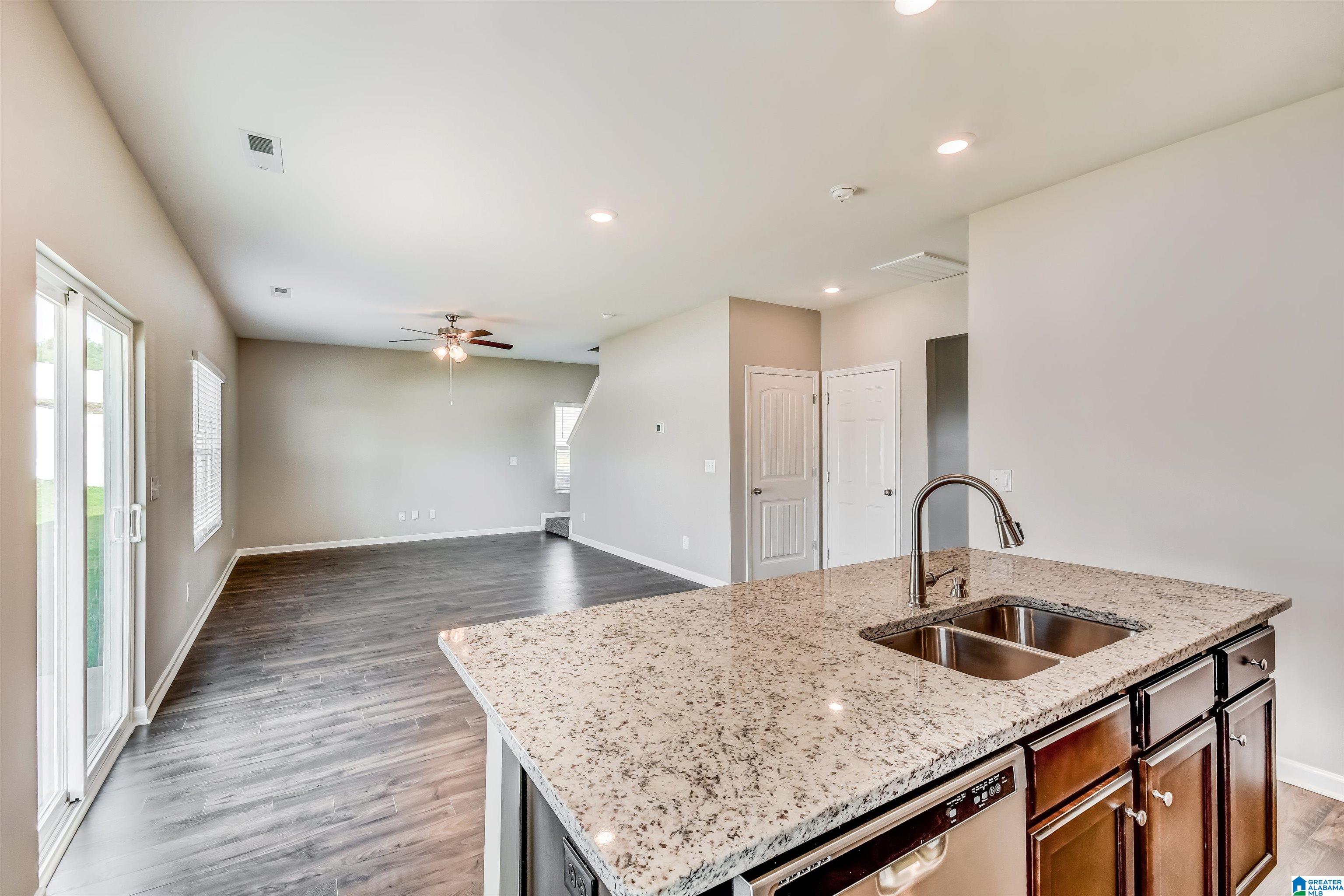 1040 Canvasback Way Alabaster, AL 35007 - Photo 4 of 15 Gallery Image 4