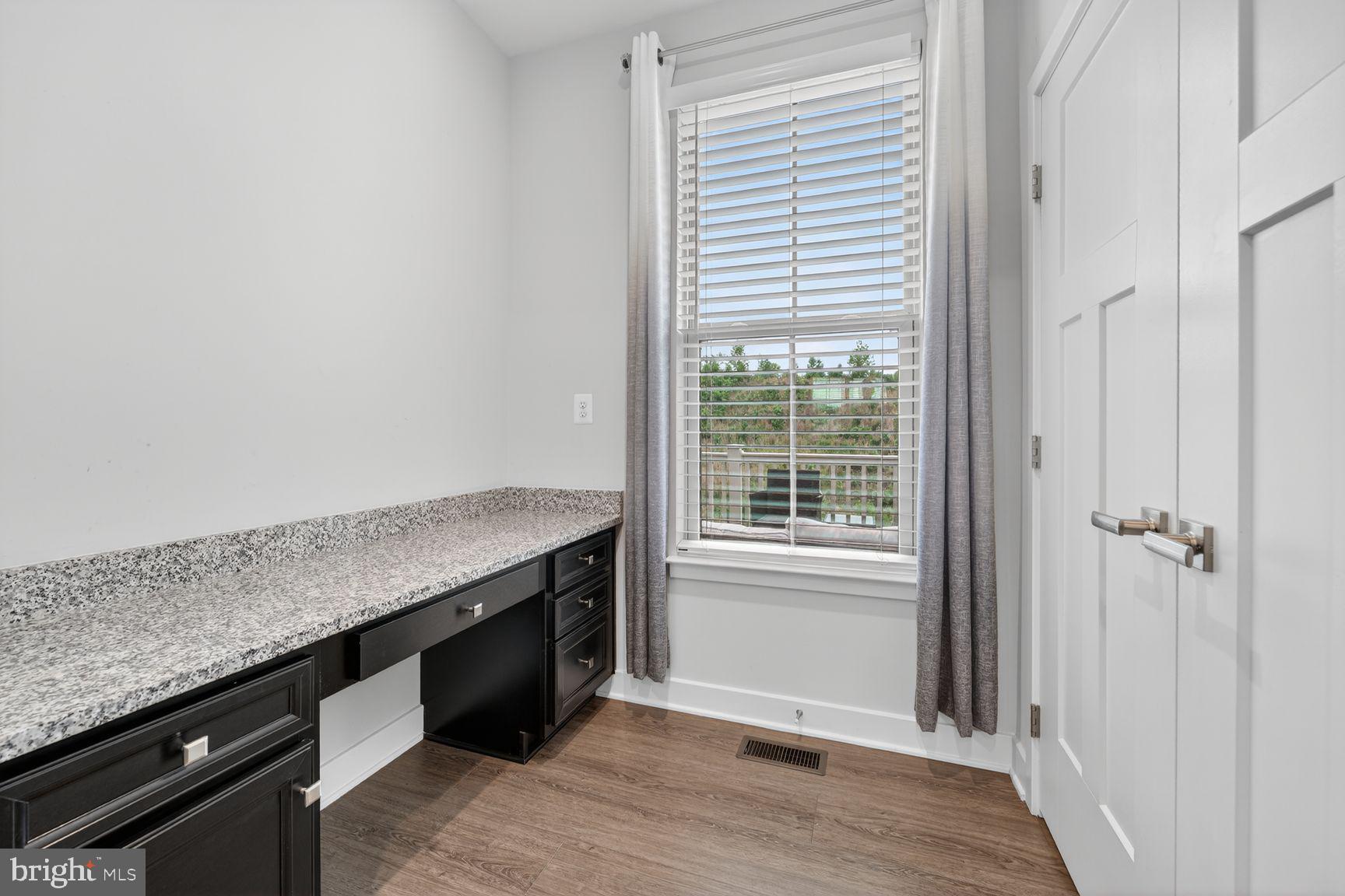 14963 Ring House Road, Unit D Brandywine, MD 20613 - Photo 11 of 31 DESIGNER SUPER CONVENIENT OFF- KITCHEN OFFICE NOOK