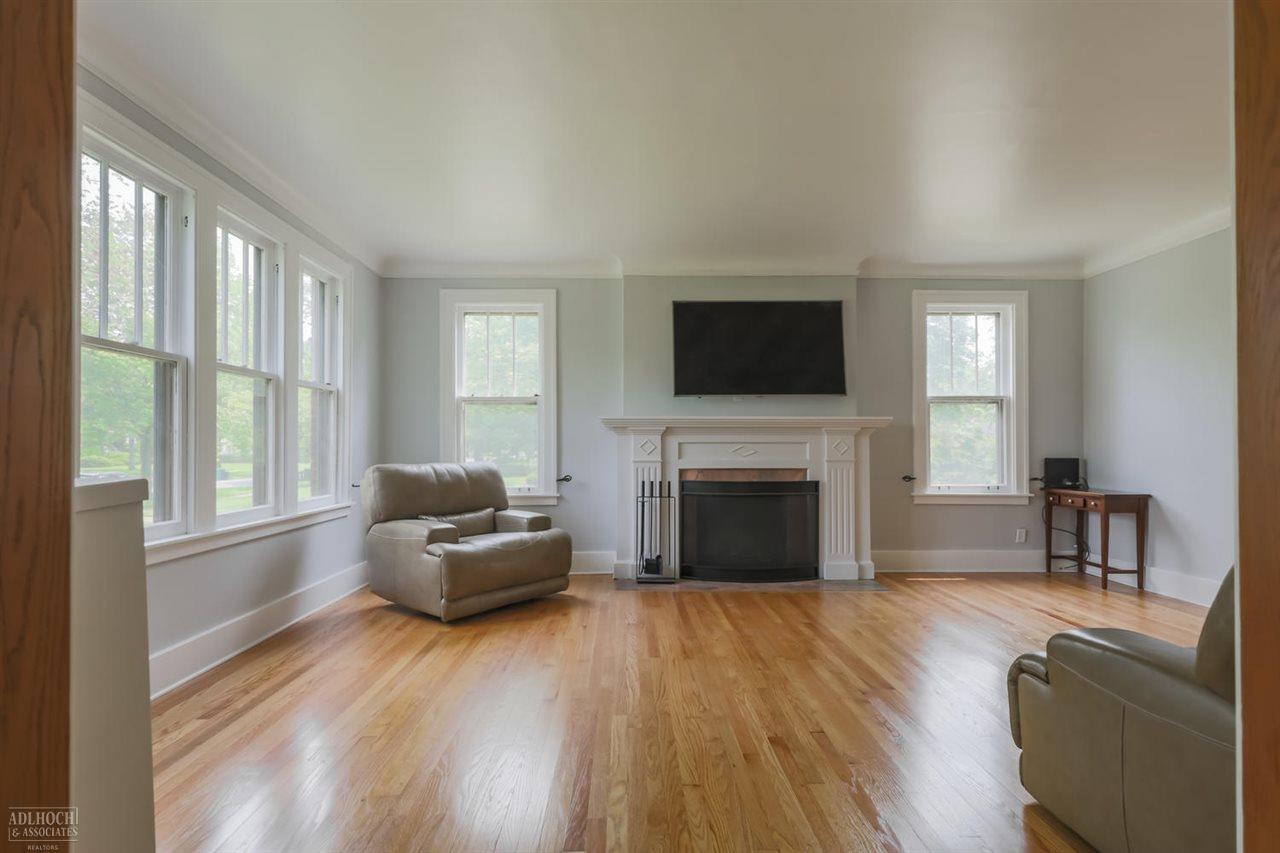 1405 Devonshire Road Grosse Pointe Park, MI 48230 - Photo 6 of 24